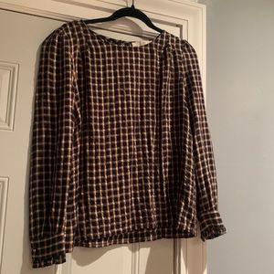 Like New!! Womens soft plaid blouse.
